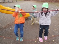 ぺがさす(4歳児)の子ども達がバスに乗って山辺町の「のべっこ広場」へ遊びに行きました